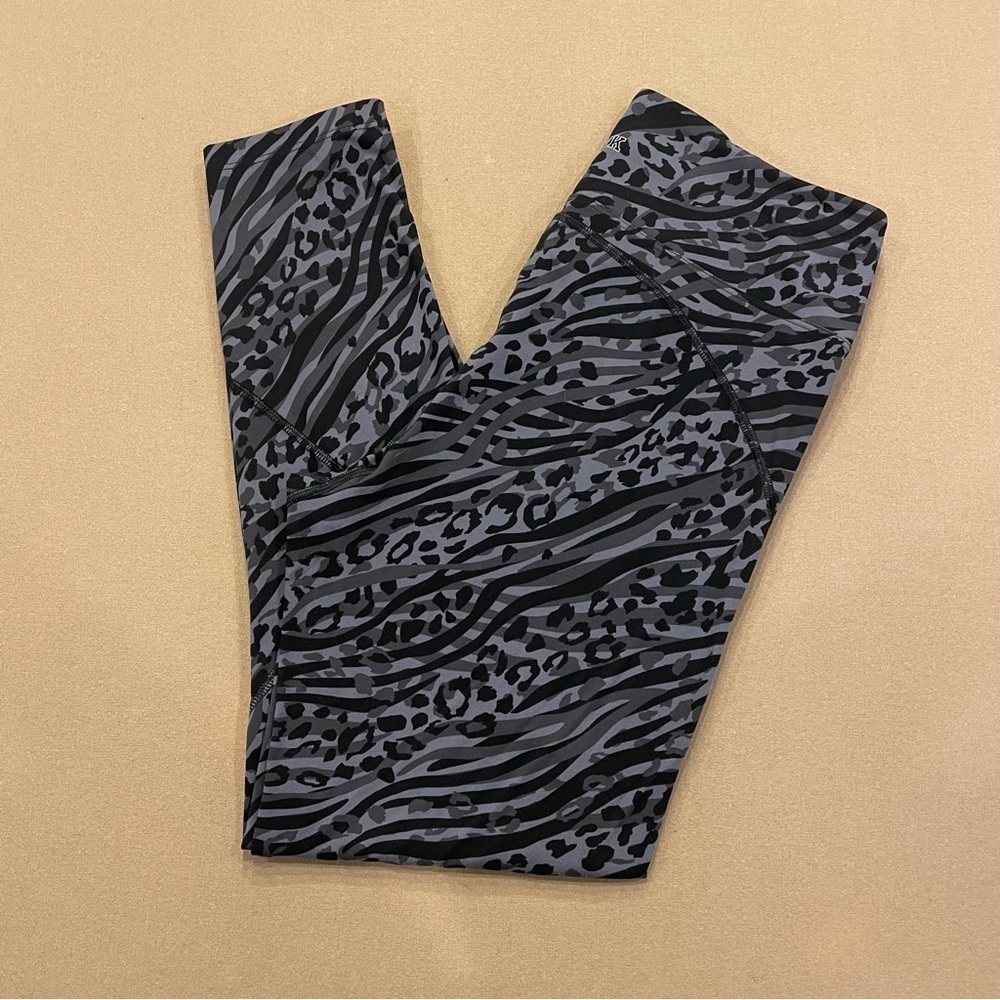 Victorias Secret PINK Sport Black and Grey Animal Print Leggings Size Large